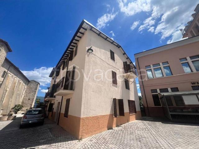 Casa indipendente in vendita a Castel Ritaldi piazza s. Marina, 14