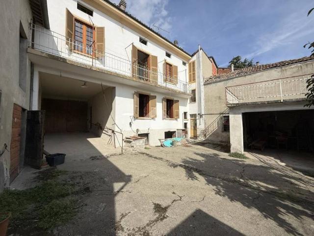 Casa indipendente in vendita a Castel Rocchero AT