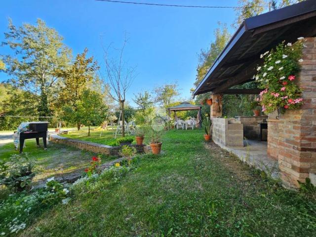 Casa indipendente in vendita a Castel Rocchero AT