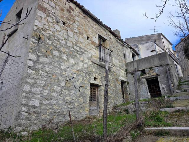 Casa indipendente in vendita a Castelbottaccio CB