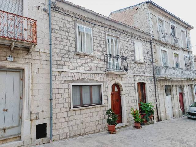 Casa indipendente in vendita a Castelbottaccio CB