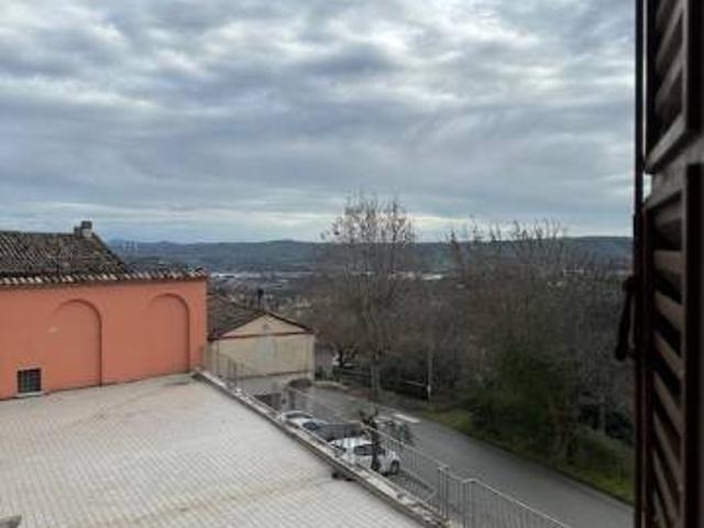 Casa indipendente in vendita a Castelbellino AN