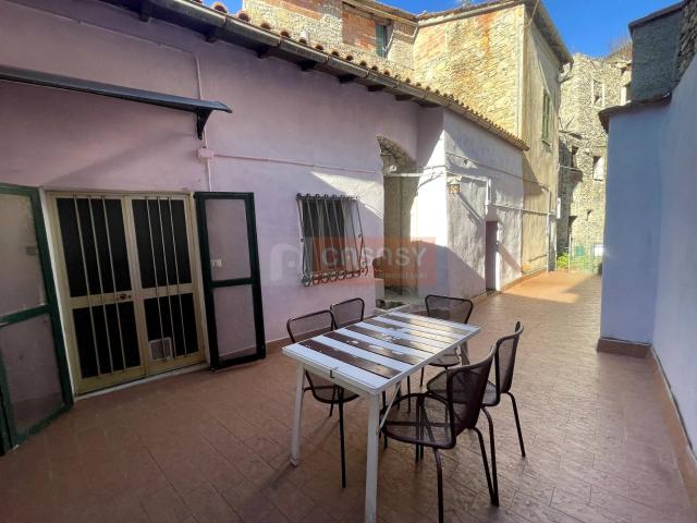 Casa indipendente in vendita a Castelbianco, Vesallo