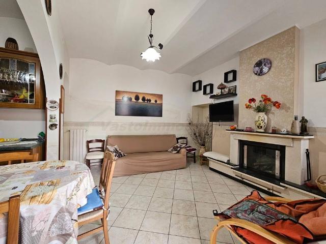 Casa indipendente in vendita a Castelguidone CH
