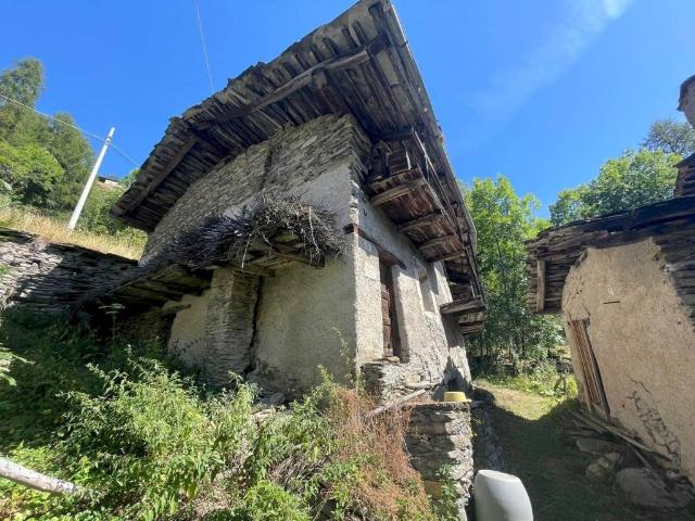 Casa indipendente in vendita a Casteldelfino CN