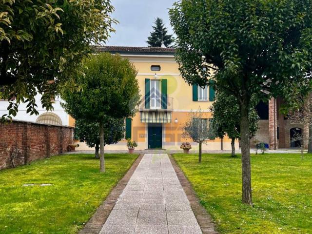 Casa indipendente in vendita a Casteldidone CR