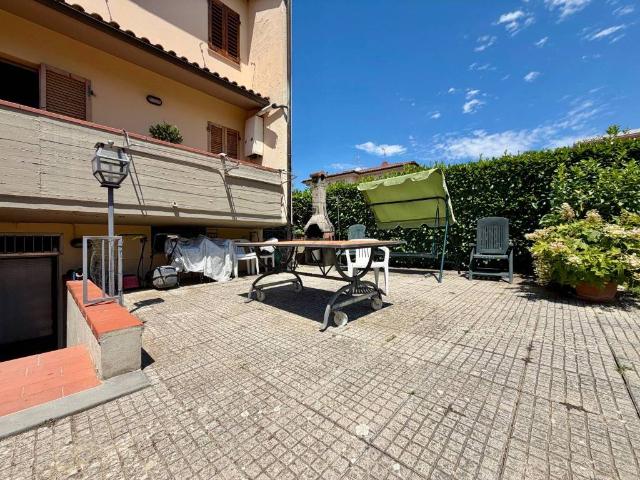 Casa indipendente in vendita a Castelfranco Piandisco AR