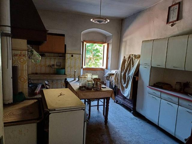 Casa indipendente in vendita a Castelfranco Piandisco AR