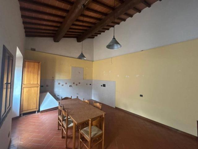 Casa indipendente in vendita a Castelfranco Piandisco AR