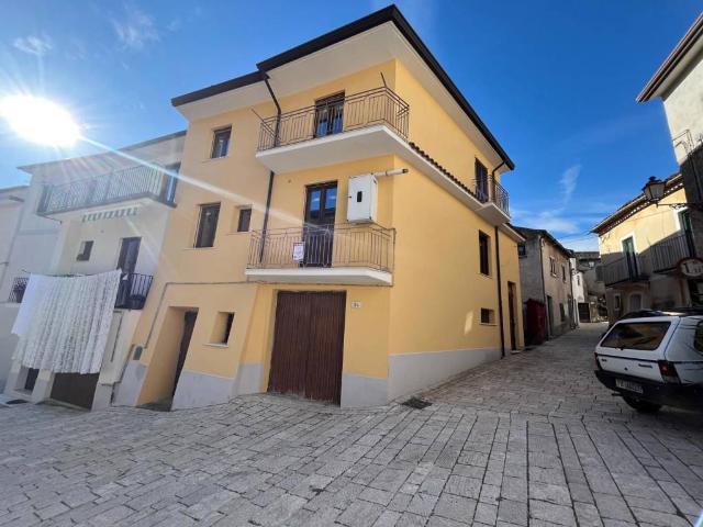 Casa indipendente in vendita a Castello del Matese CE