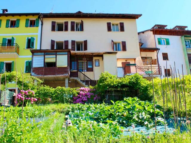 Casa indipendente in vendita a Castello Tesino TN