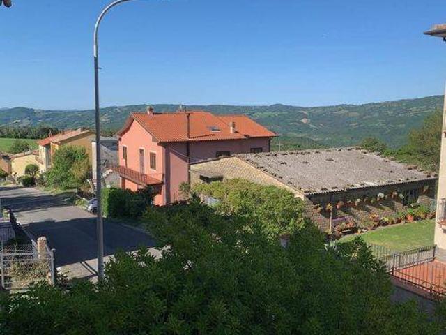 Casa indipendente in vendita a Castell'Azzara GR