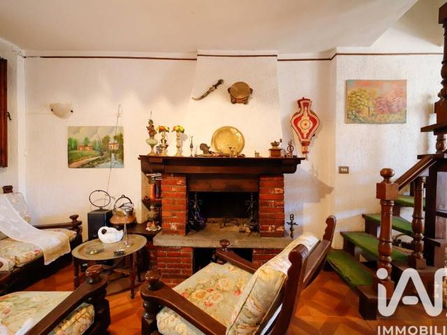 Casa indipendente in vendita a Castell'Azzara GR