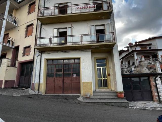 Casa indipendente in vendita a Castell'Azzara GR