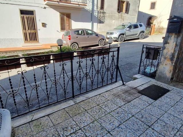 Casa indipendente in vendita a Castell'Azzara GR