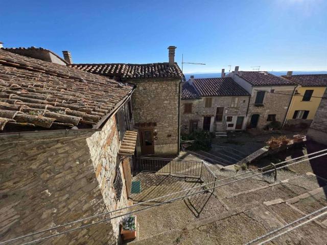 Casa indipendente in vendita a Castell'Azzara GR