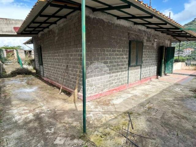 Casa indipendente in vendita a Castellammare di Stabia NA