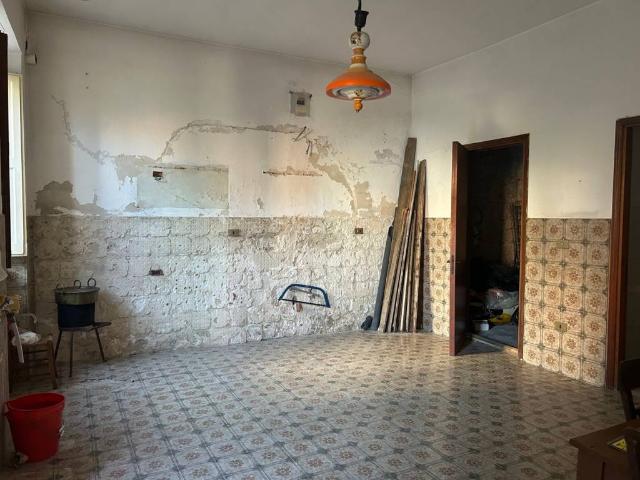 Casa indipendente in vendita a Castellana Sicula PA