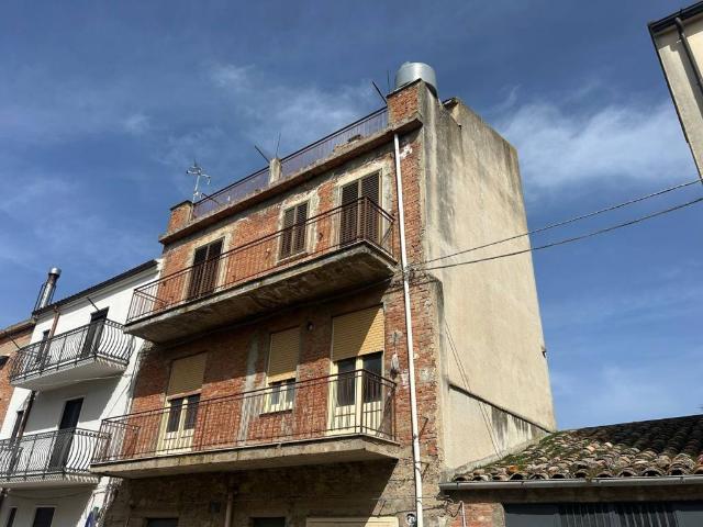 Casa indipendente in vendita a Castellana Sicula PA