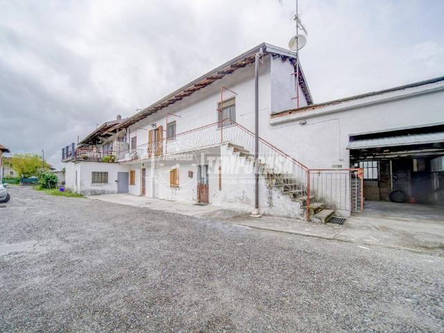 Casa indipendente in vendita a Castelletto Sopra Ticino NO