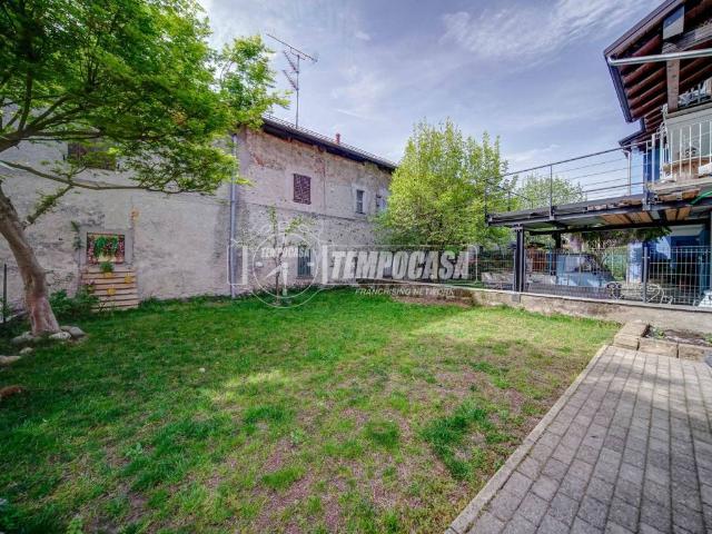 Casa indipendente in vendita a Castelletto Sopra Ticino NO