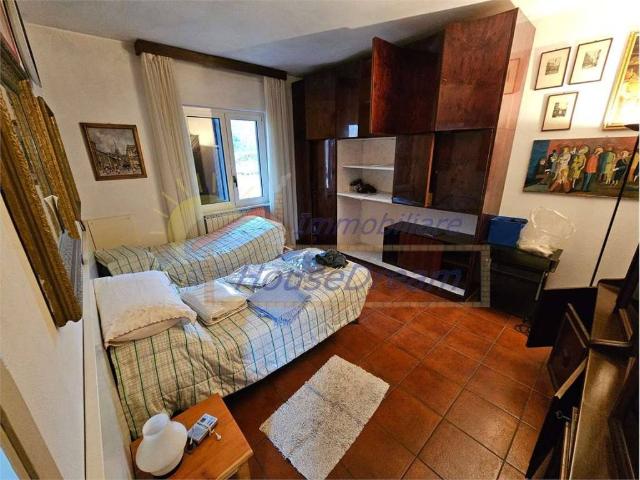 Casa indipendente in vendita a Castelletto Sopra Ticino NO