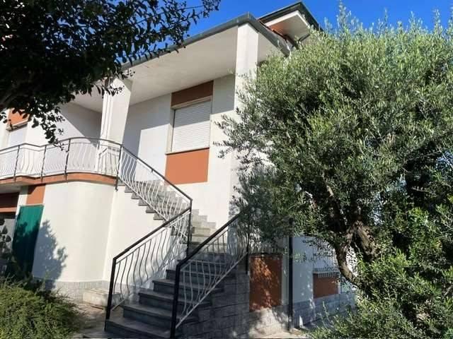 Casa indipendente in vendita a Castelletto Sopra Ticino NO