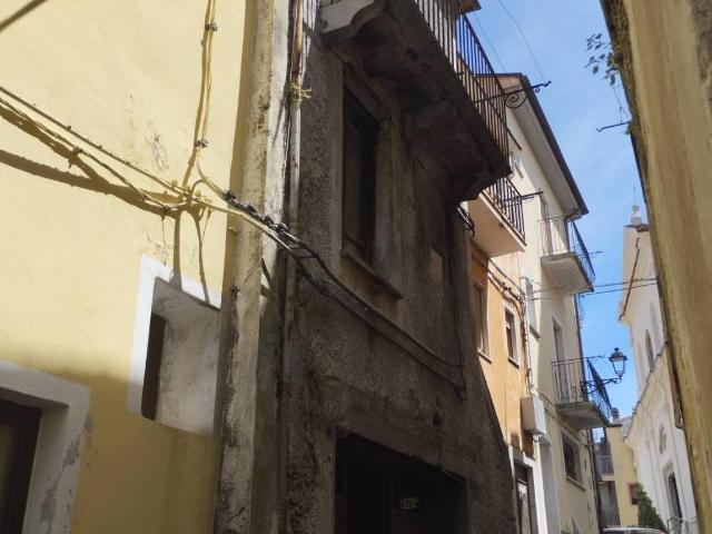 Casa indipendente in vendita a Castelluccio Inferiore PZ