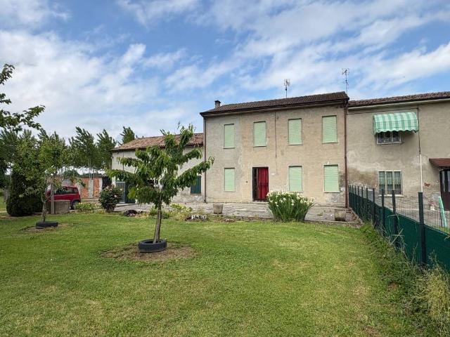 Casa indipendente in vendita a Castelnovo Bariano RO