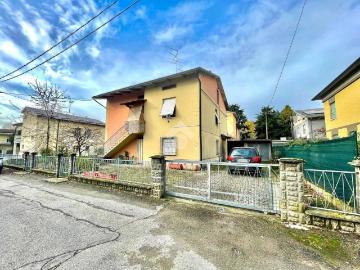 Casa indipendente in vendita a Castelnovo di Sotto RE