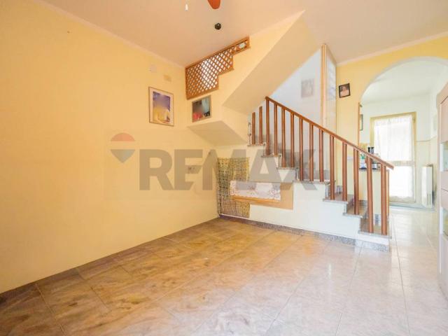 Casa indipendente in vendita a Castelnovo di Sotto RE