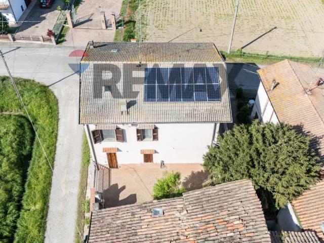 Casa indipendente in vendita a Castelnovo di Sotto RE