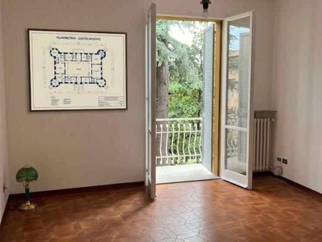 Casa indipendente in vendita a Castelnovo di Sotto RE