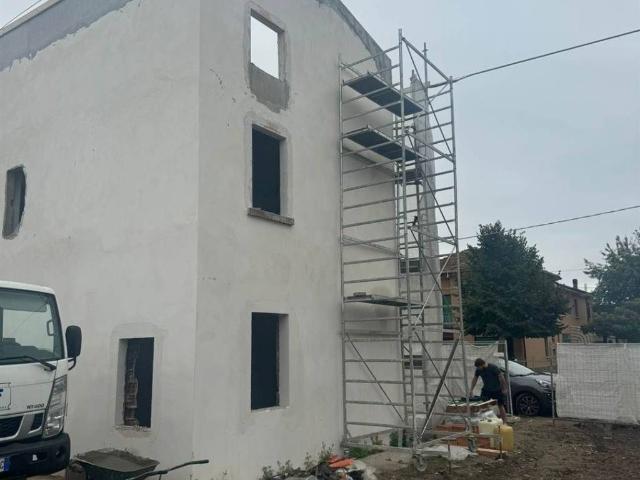 Casa indipendente in vendita a Castelnovo di Sotto RE