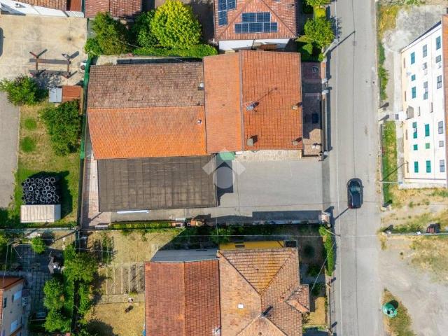 Casa indipendente in vendita a Castelnovo di Sotto RE