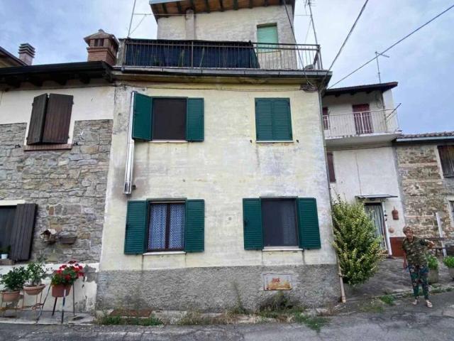 Casa indipendente in vendita a Castelnovo Ne' Monti RE