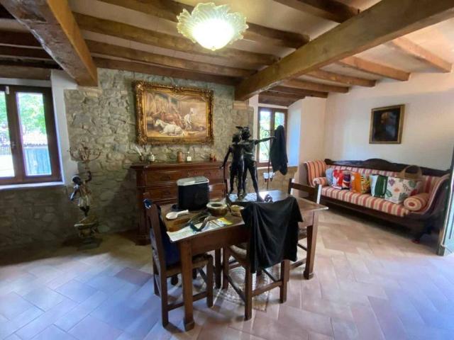 Casa indipendente in vendita a Castelnovo Ne' Monti RE