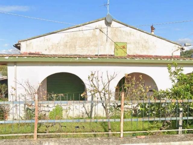 Casa indipendente in vendita a Castelnuovo Cilento SA