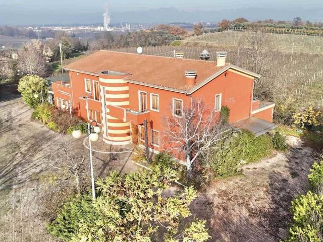 Casa indipendente in vendita a Castelnuovo del Garda VR