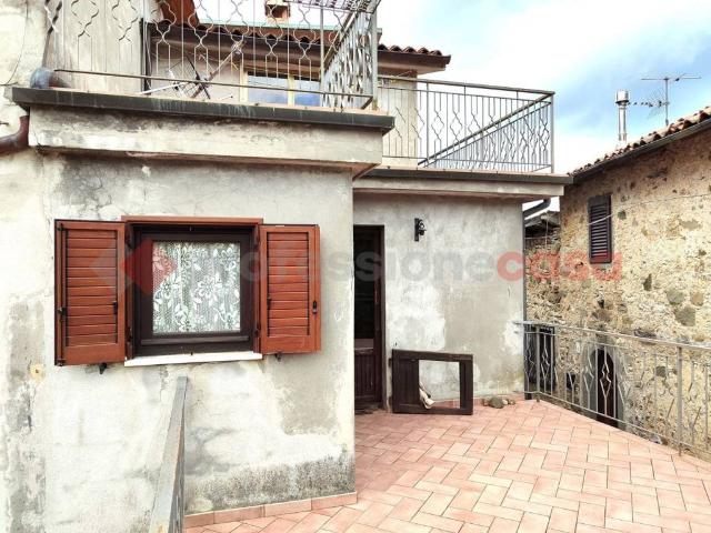Casa indipendente in vendita a Castelnuovo di Garfagnana LU