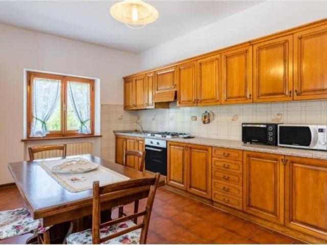 Casa indipendente in vendita a Castelnuovo di Garfagnana LU