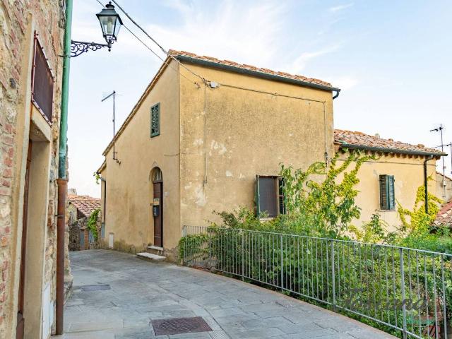 Casa indipendente in vendita a Castelnuovo di Val di Cecina PI