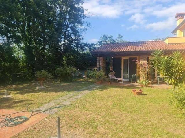 Casa indipendente in vendita a Castelnuovo Magra SP