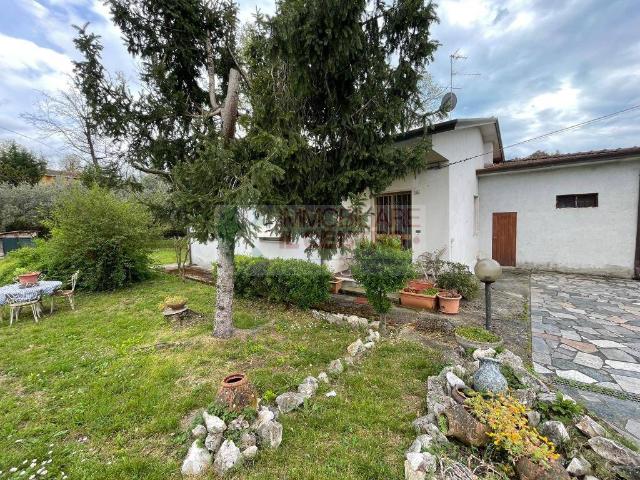 Casa indipendente in vendita a Castelnuovo Magra SP