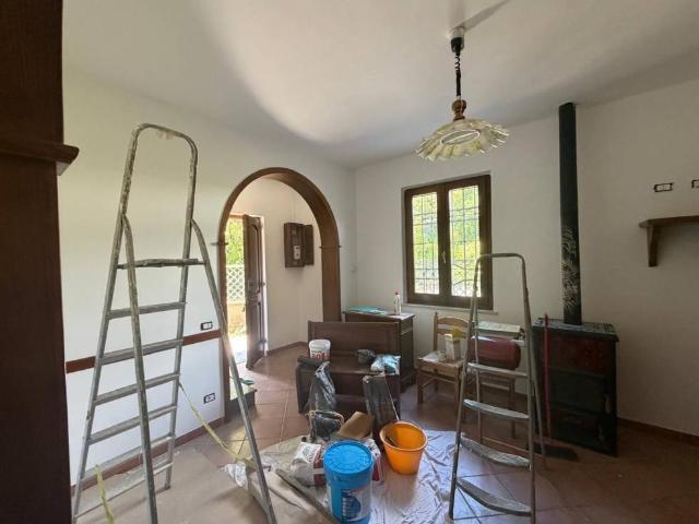 Casa indipendente in vendita a Castelnuovo Magra SP