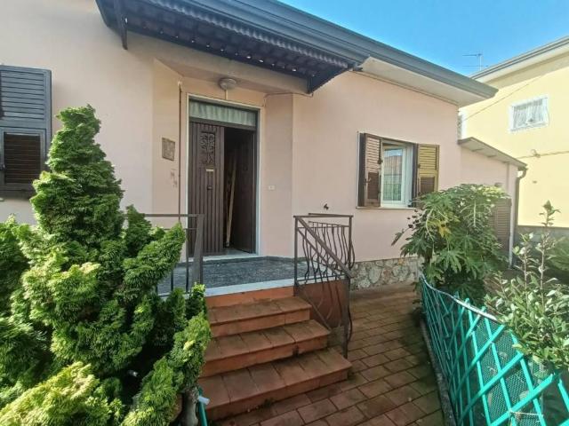 Casa indipendente in vendita a Castelnuovo Magra SP