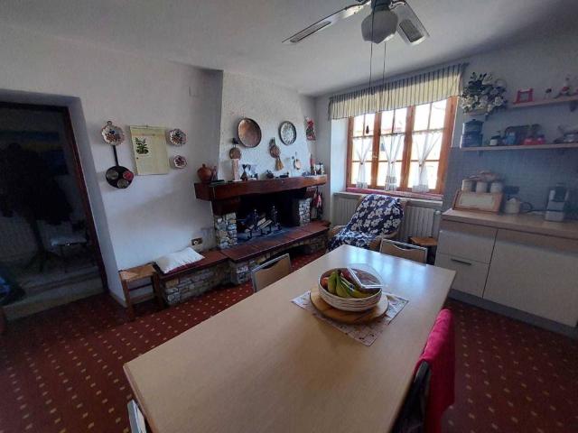 Casa indipendente in vendita a Castelnuovo Magra SP
