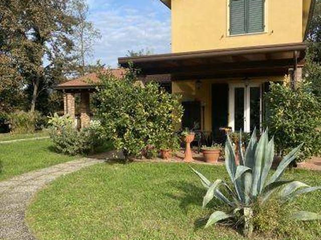 Casa indipendente in vendita a Castelnuovo Magra SP