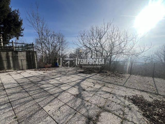 Casa indipendente in vendita a Castelnuovo Nigra TO