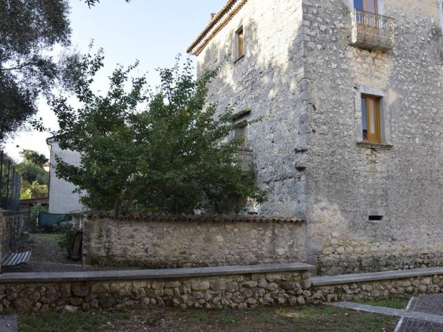 Casa indipendente in vendita a Castelnuovo Parano FR